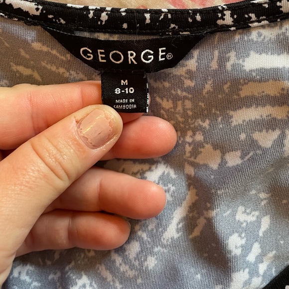 Euc George black and white print wrap dress size medium - Picture 8 of 8